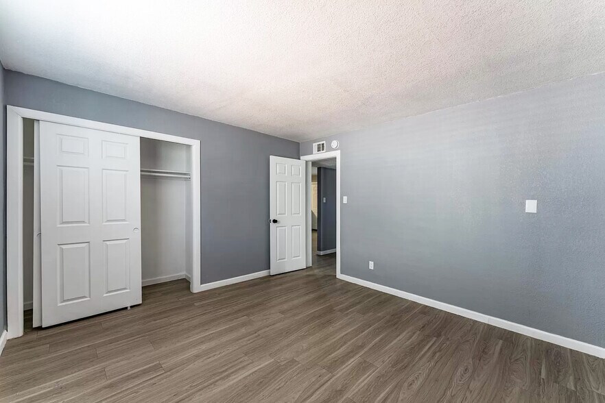 More Photos Of 2014 W Berridge Ln, Phoenix Apartments For Sale