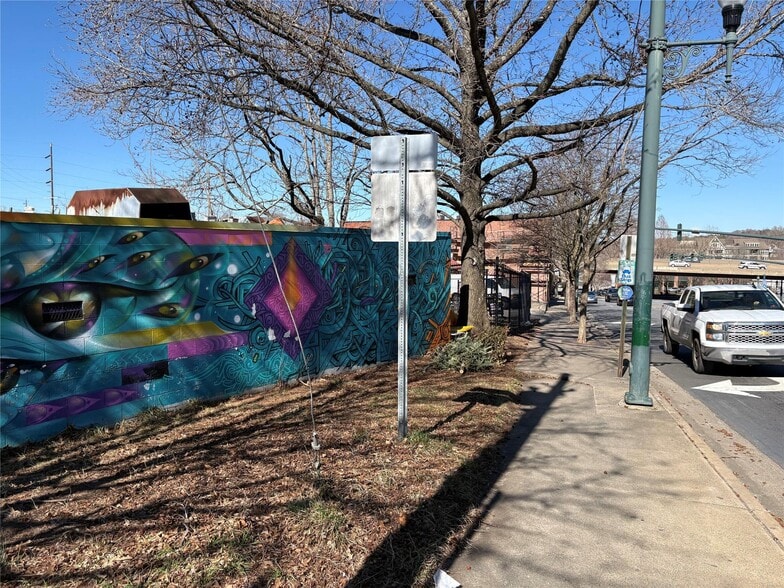 More Photos Of 93 Broadway St, Asheville Industrial For Sale