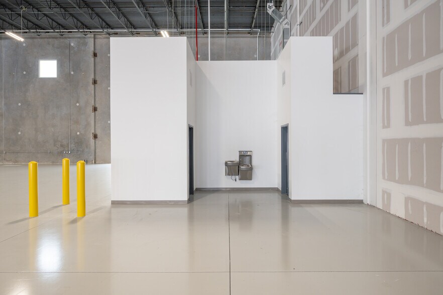 More Photos Of 2280 Lane Ave N, Jacksonville Unknown For Lease