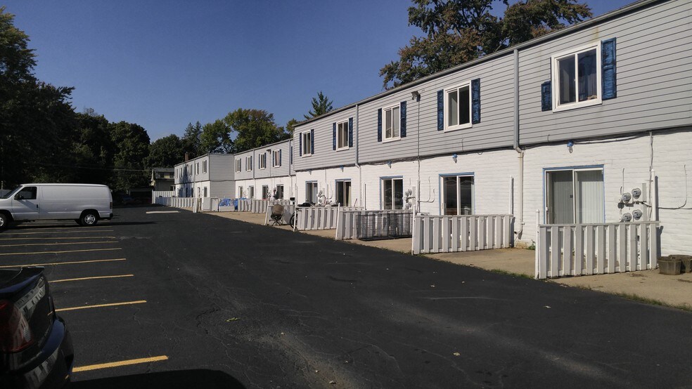 More Photos Of 154 Dickinson St, Mount Clemens Apartments For Sale