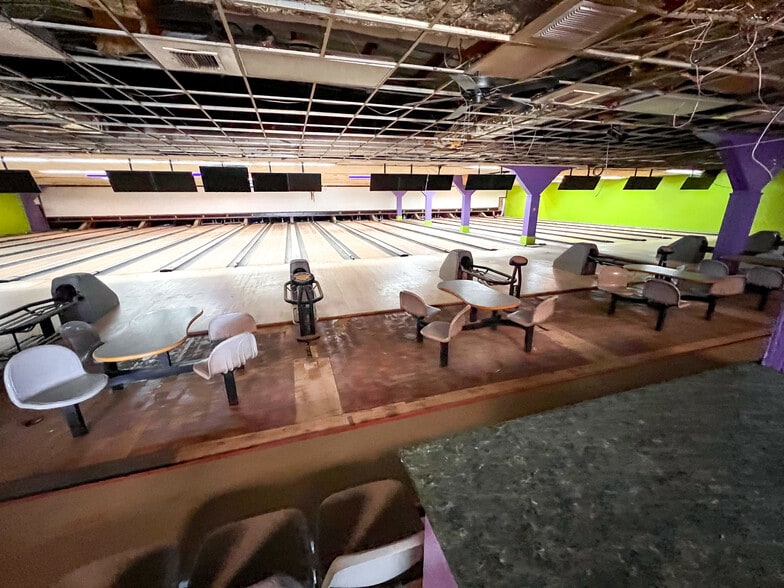 More Photos Of 3920 W Wall St, Midland Bowling Alley For Lease