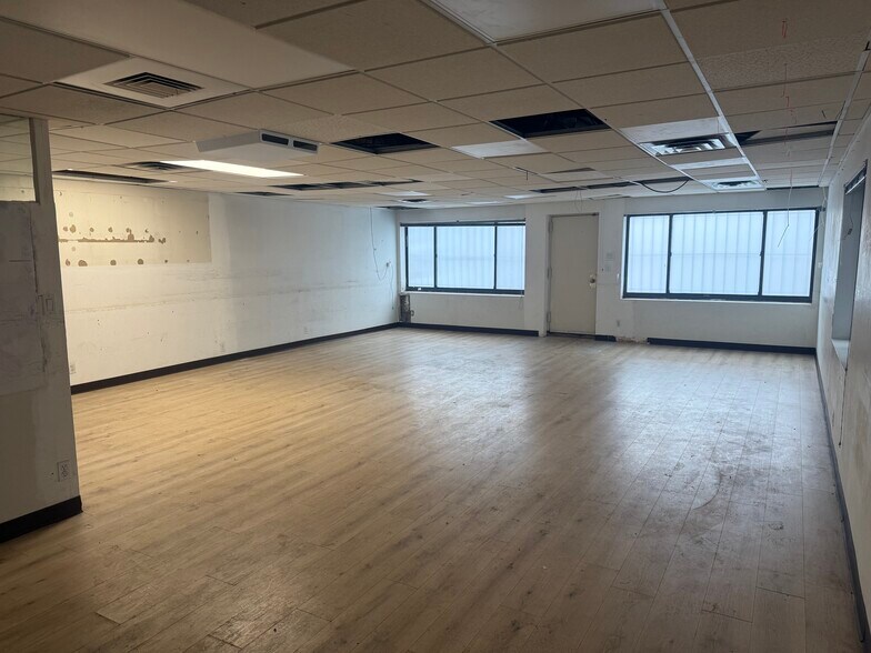 More Photos Of 521 47th Rd, Long Island City Warehouse For Lease