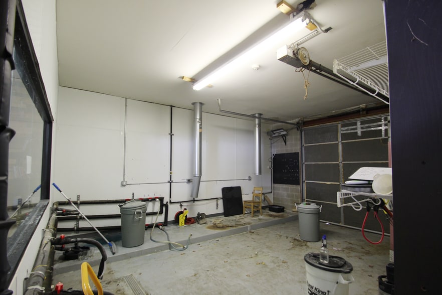 More Photos Of 516 N Main St, Grafton Freestanding For Lease