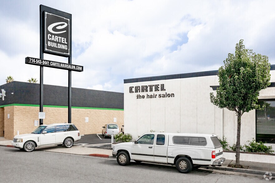 More Photos Of 1921 N Tustin Ave, Santa Ana Freestanding For Lease