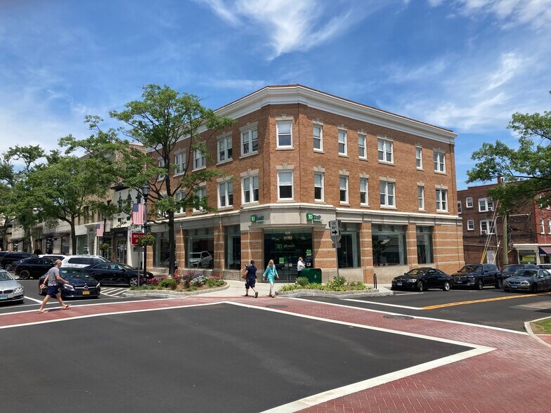 More Photos Of 235 Greenwich Ave, Greenwich Office For Lease