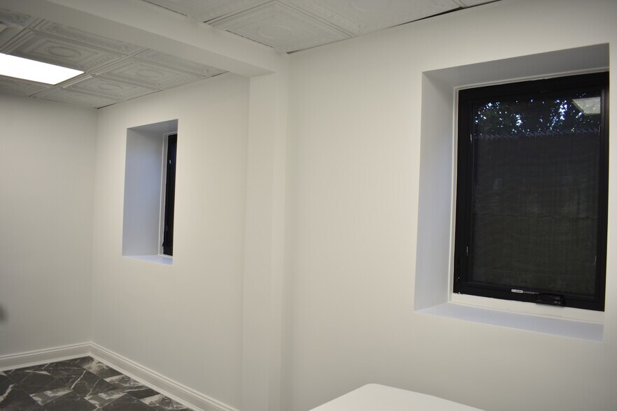 More Photos Of 230 Hilton Ave, Hempstead Medical For Sale