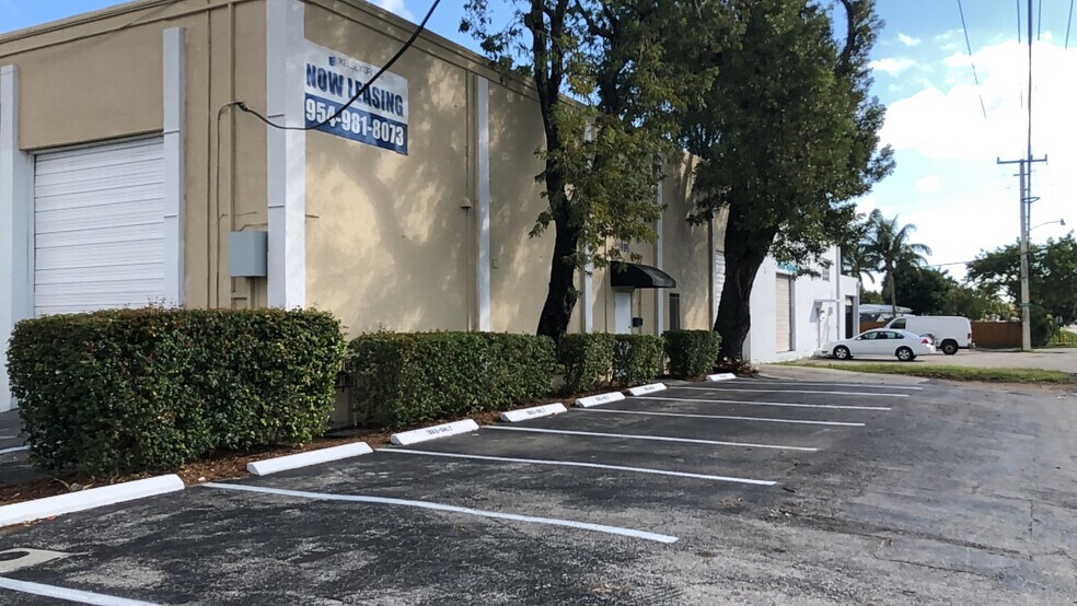 More Photos Of 1975-1981 S Park Rd, Hallandale Unknown For Lease