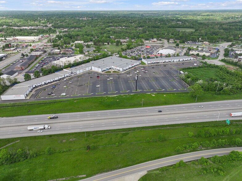 More Photos Of 401 Outlet Center Dr, Georgetown General Retail For Lease