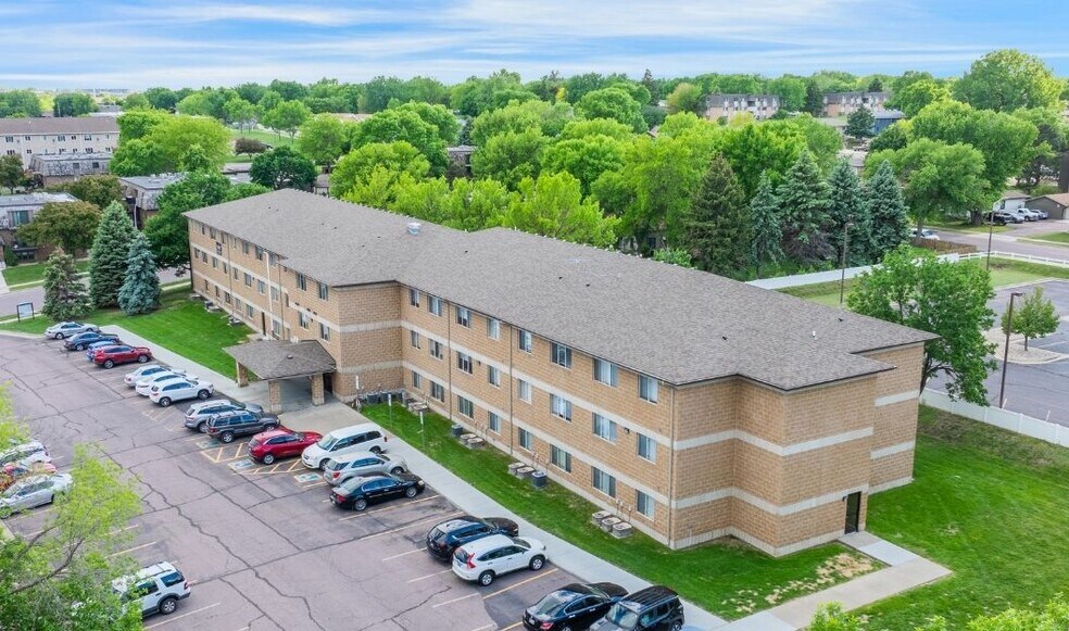 Primary Photo Of 3511 S Gateway Blvd, Sioux Falls Apartments For Sale