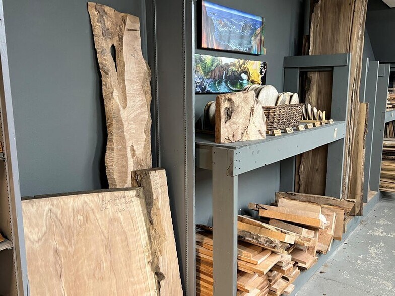 More Photos Of 903 Garibaldi Ave, Garibaldi Freestanding For Sale