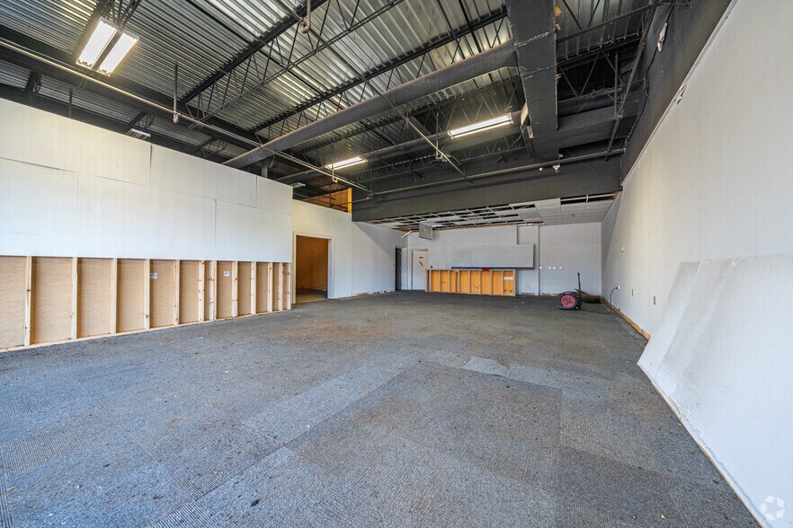 More Photos Of 2273 Washington Rd, Washington Storefront For Sale