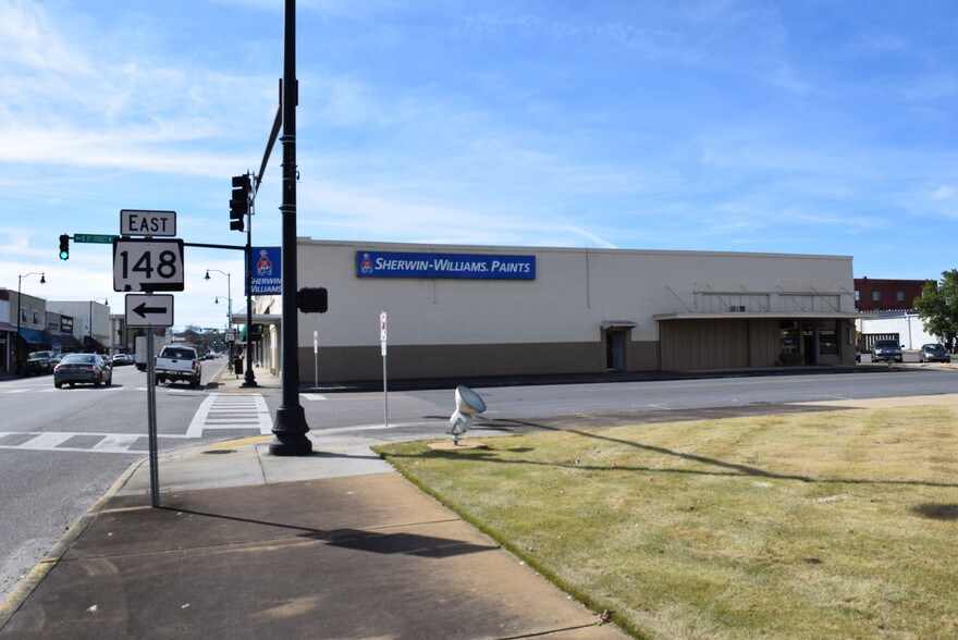 More Photos Of 227 N Broadway Ave, Sylacauga Storefront For Sale