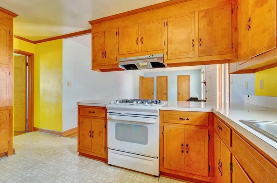 More Photos Of 4530 Shoulders Hill Rd, Suffolk Medical For Sale