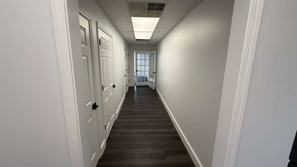 More Photos Of 11801 Brinley Ave, Louisville Medical For Lease