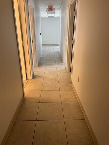 More Photos Of 660 NW Enterprise Dr, Port Saint Lucie Unknown For Lease