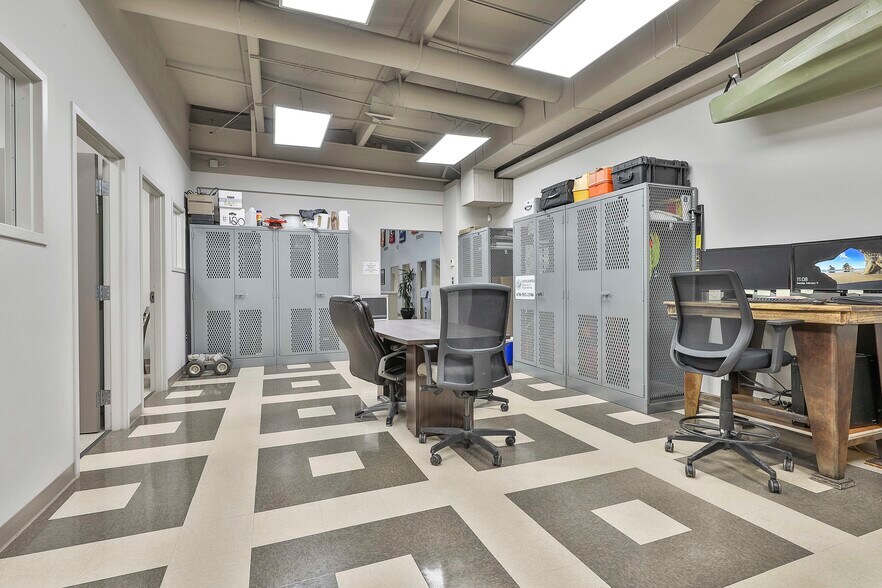 More Photos Of 1039 Sullivan Rd, Newnan Office For Lease