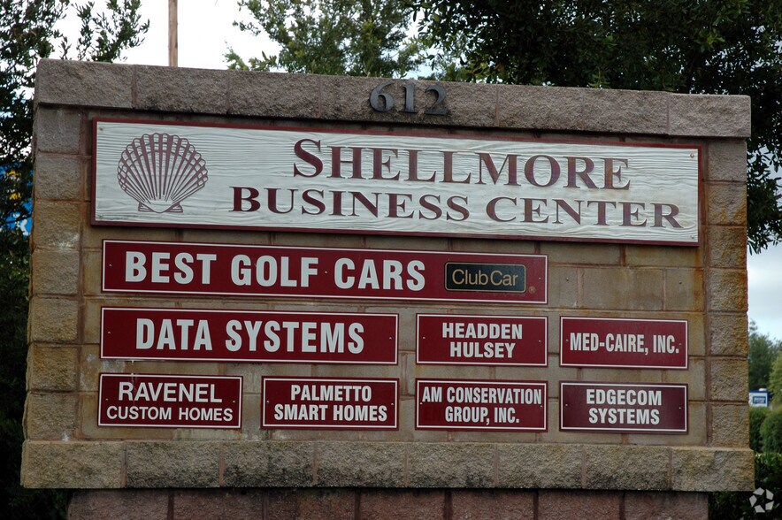 More Photos Of 612 Johnnie Dodds Blvd, Mount Pleasant Light Distribution For Lease