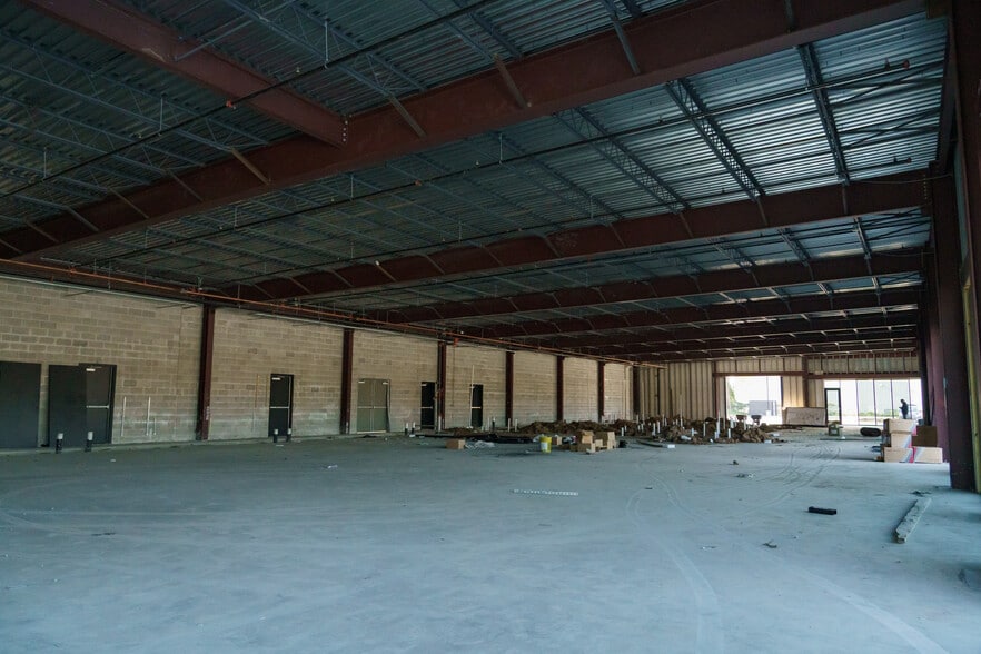 More Photos Of 2903 S Main St, Stafford Storefront For Lease