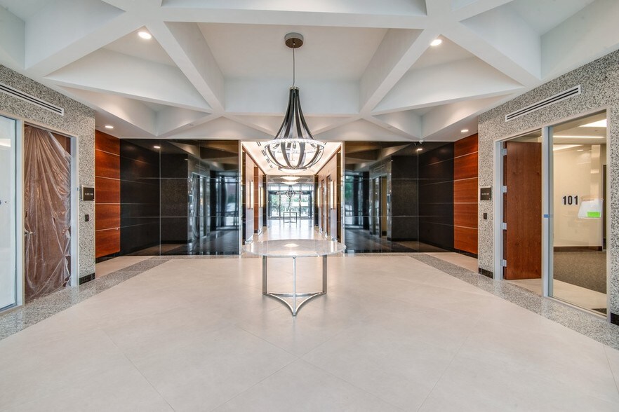 More Photos Of 1225 S Main St, Grapevine Loft Creative Space For Lease