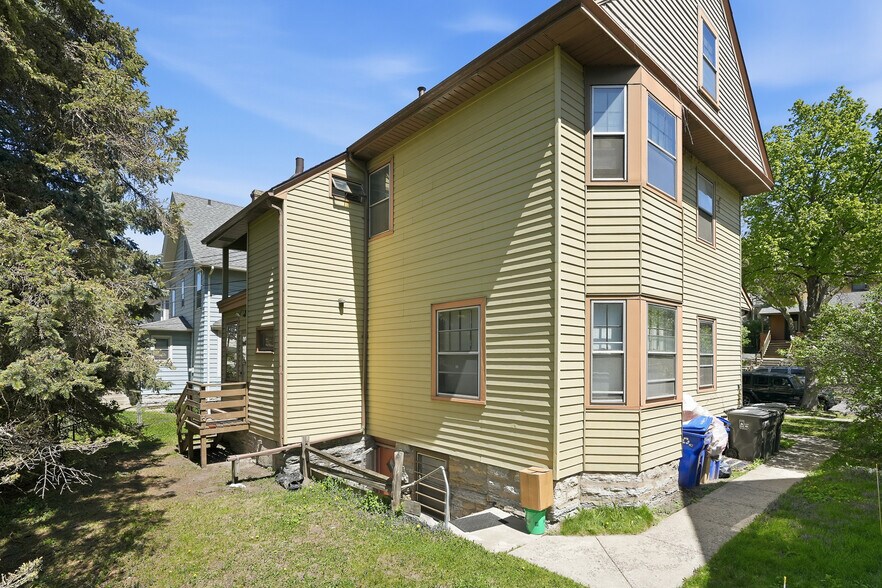 More Photos Of 389 Maple St, Saint Paul Apartments For Sale