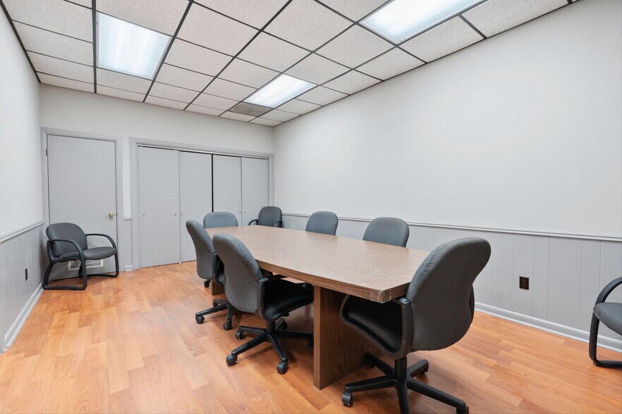 More Photos Of 6735 Whitten Pl, Memphis Service For Sale