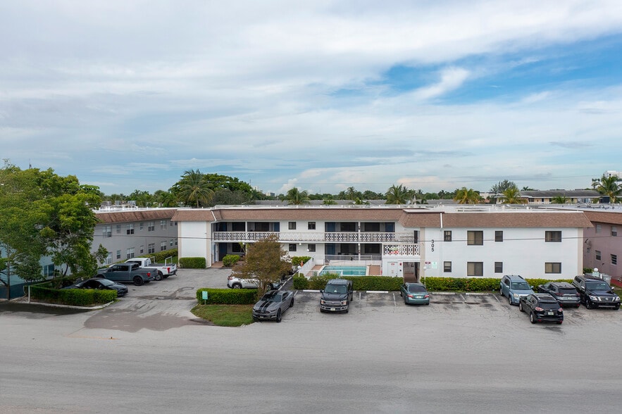 More Photos Of 305 SE 9th Ave, Pompano Beach Apartments For Sale