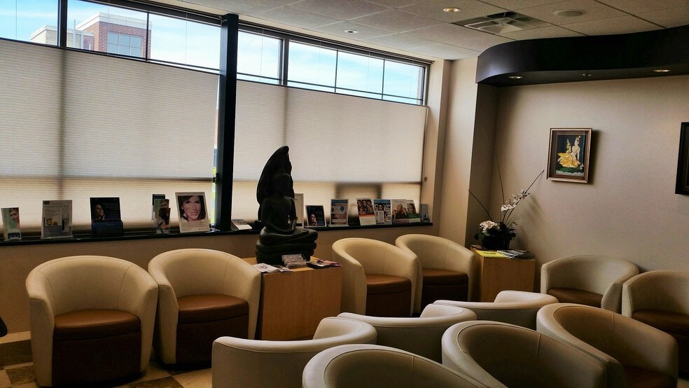 More Photos Of 500-598 Village Center Dr, Burr Ridge Storefront Retail Office For Lease