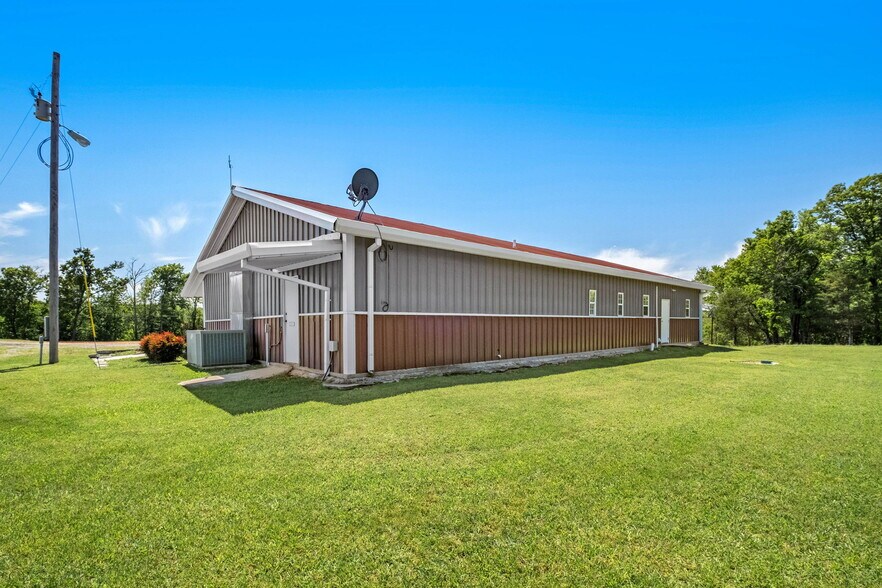 More Photos Of 23044 Honey Creek Rd, Sulphur Springs Distribution For Sale