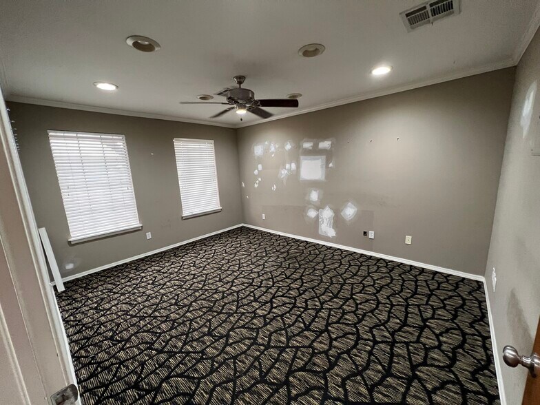 More Photos Of 14716 S Grant St, Bixby Light Distribution For Lease