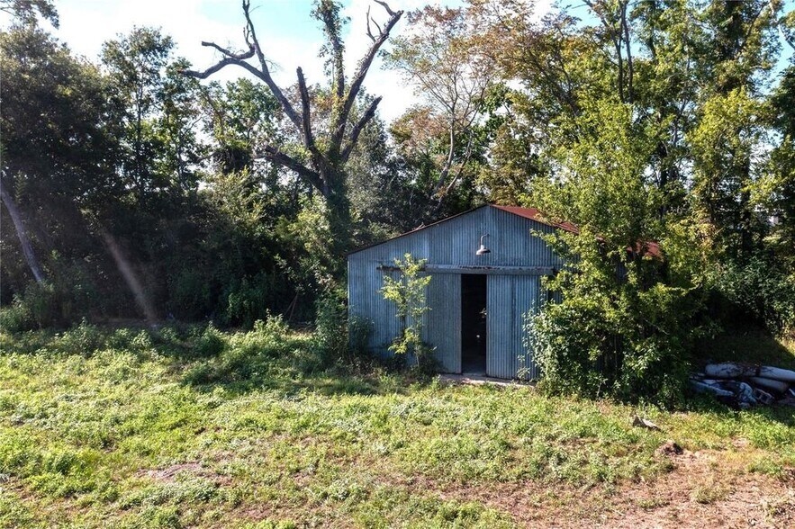 More Photos Of 6822 N Highway 146, Baytown Land For Sale