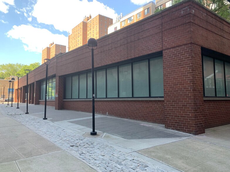 More Photos Of 235 Cherry St, New York Storefront For Lease