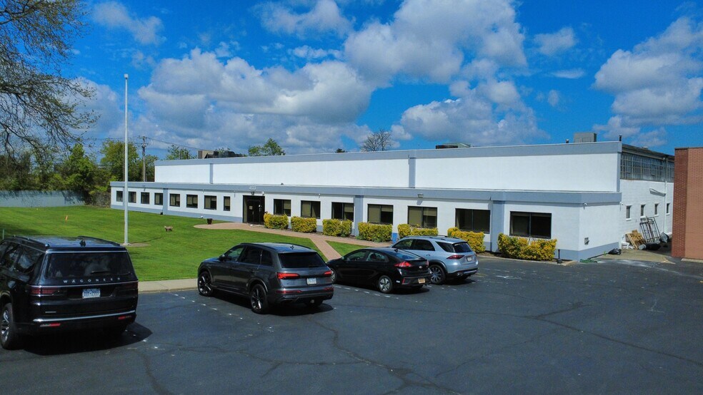 Primary Photo Of 4333 Veterans Memorial Hwy, Holbrook Distribution For Lease