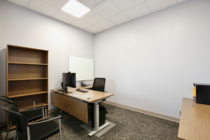 More Photos Of 6881 Kingspointe Pky, Orlando Business Park For Sale