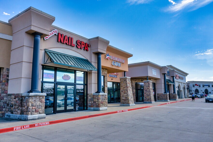 More Photos Of 921 W Belt Line Rd, DeSoto Freestanding For Lease