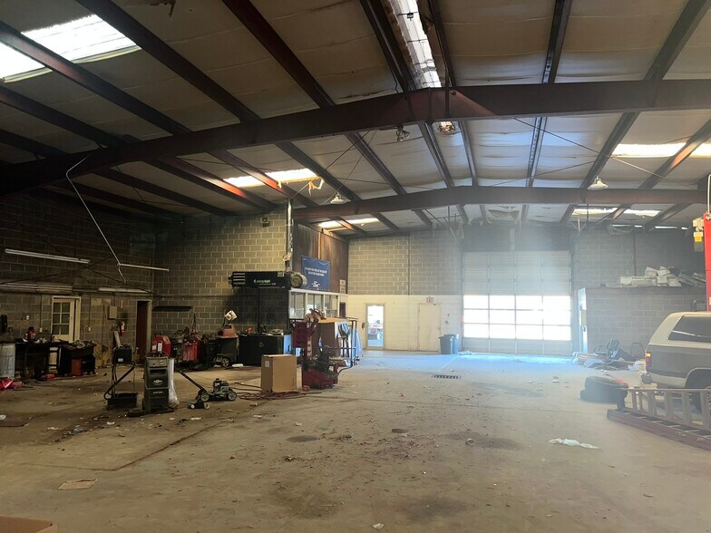 More Photos Of 757 North St, Ashburn Auto Dealership For Sale