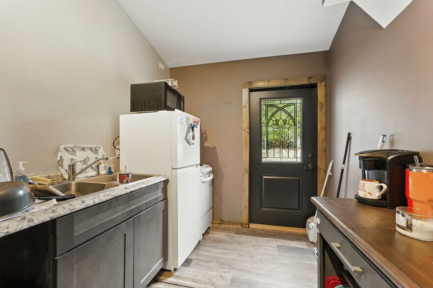 More Photos Of 502 W State St, Hastings Freestanding For Sale