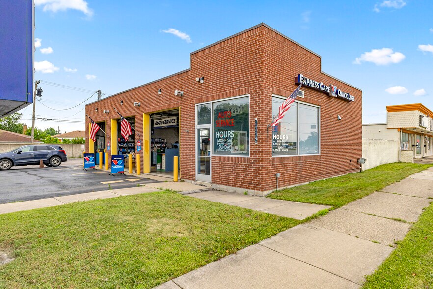 More Photos Of 8332 E 12 Mile Rd, Warren Service Station For Sale