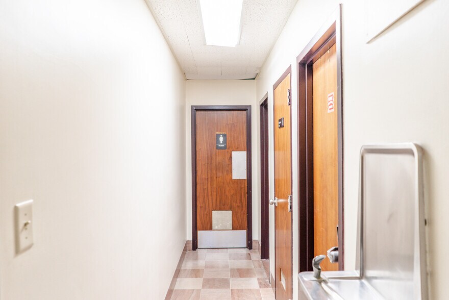 More Photos Of 131 E New York Ave, Deland Medical For Lease