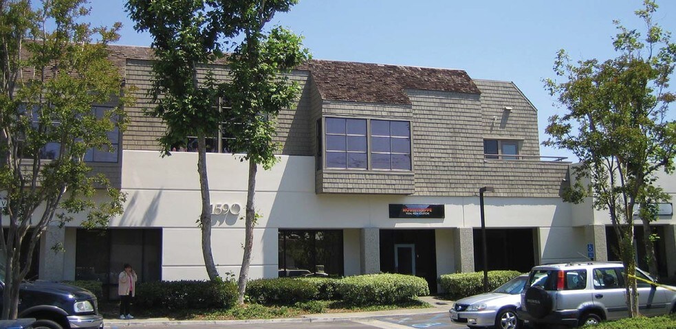 More Photos Of 1590 N Batavia St, Orange Light Manufacturing For Sale