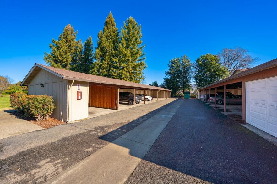 More Photos Of 960 Marlene St, Ukiah Apartments For Sale