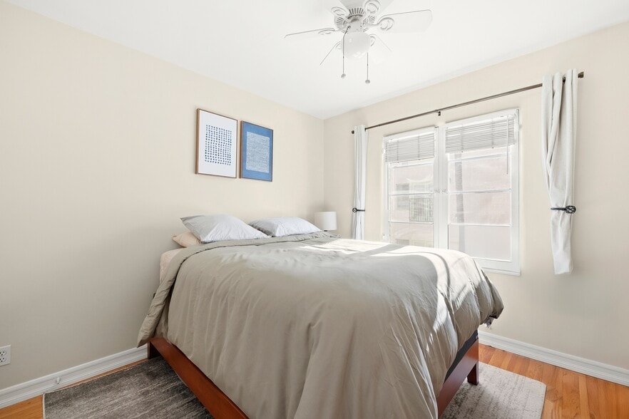 More Photos Of 827 12th St, Santa Monica Apartments For Sale