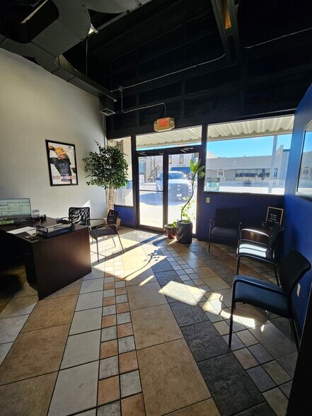 More Photos Of 220 W Broadway Ave, Enid Storefront For Sale