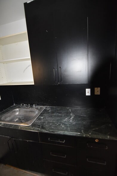 More Photos Of 2153-2173 W Washington Blvd, Los Angeles Storefront Retail Residential For Lease