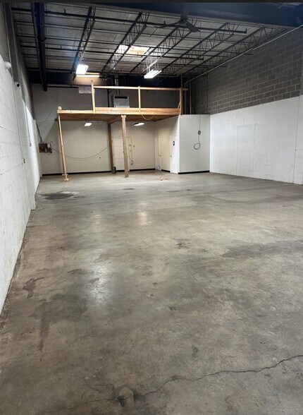 More Photos Of 152 Blades Ln, Glen Burnie Research And Development For Lease