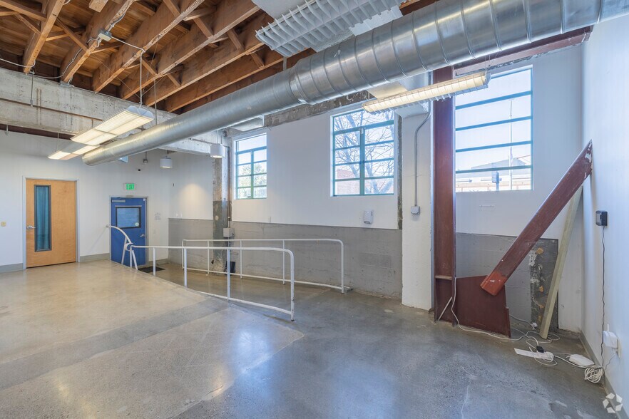 More Photos Of 380 Washington St, Oakland Unknown For Lease