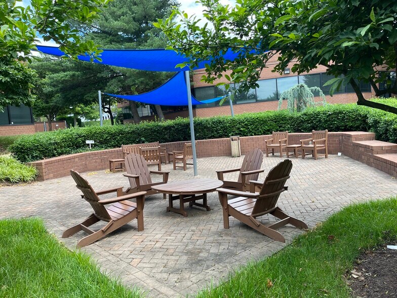 More Photos Of 4315-4325 Forbes Blvd, Lanham Office For Lease