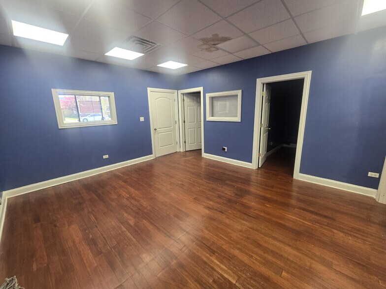 More Photos Of 6284-6288 N Cicero Ave, Chicago Office For Lease