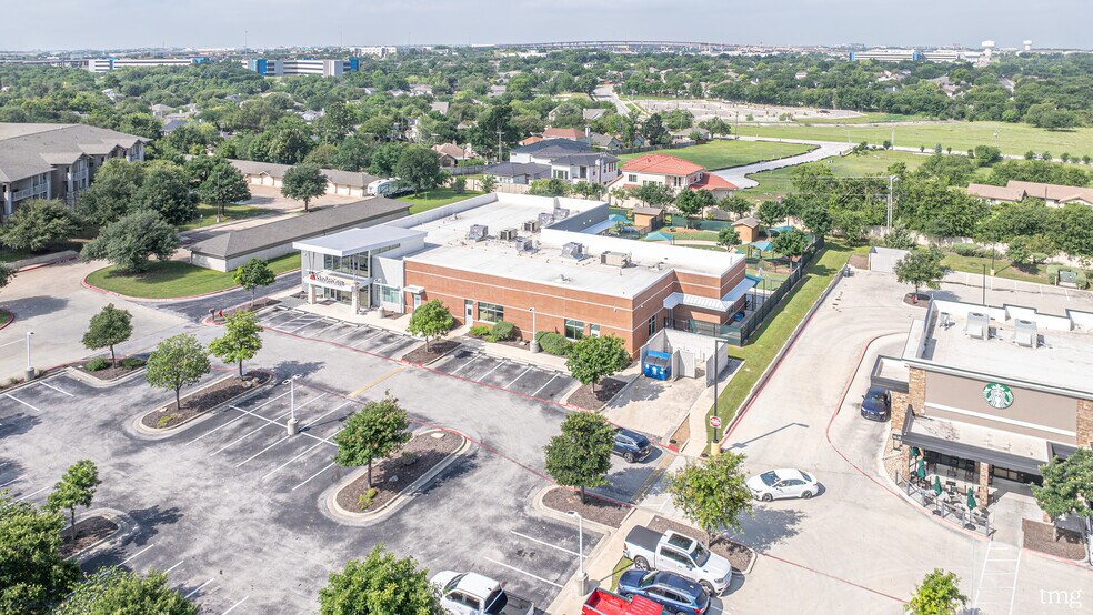 More Photos Of 1900 S A W Grimes Blvd, Round Rock Freestanding For Sale