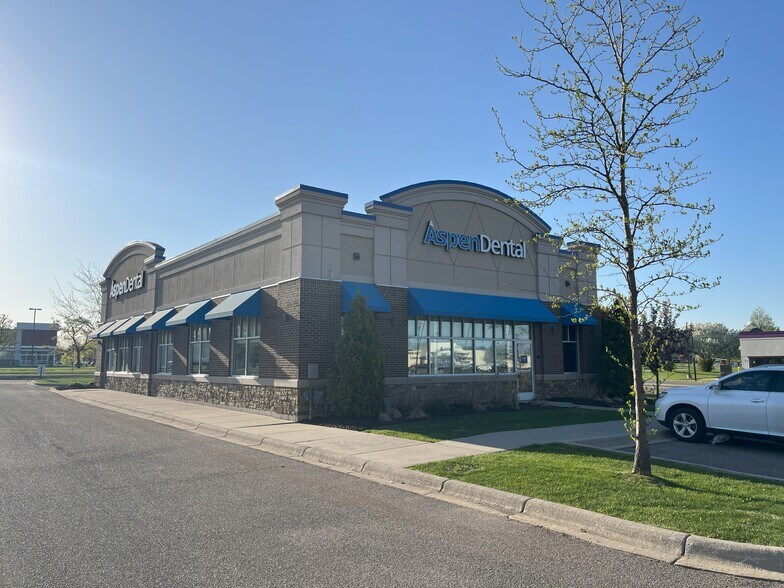 More Photos Of 964 Highway 15 S, Hutchinson Freestanding For Sale