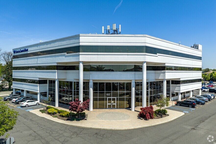 More Photos Of 611 River Dr, Elmwood Park Office For Sale